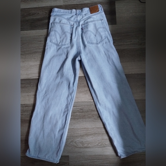 Levi's High Loose Light Wash  Jeans 29 - Picture 3 of 7